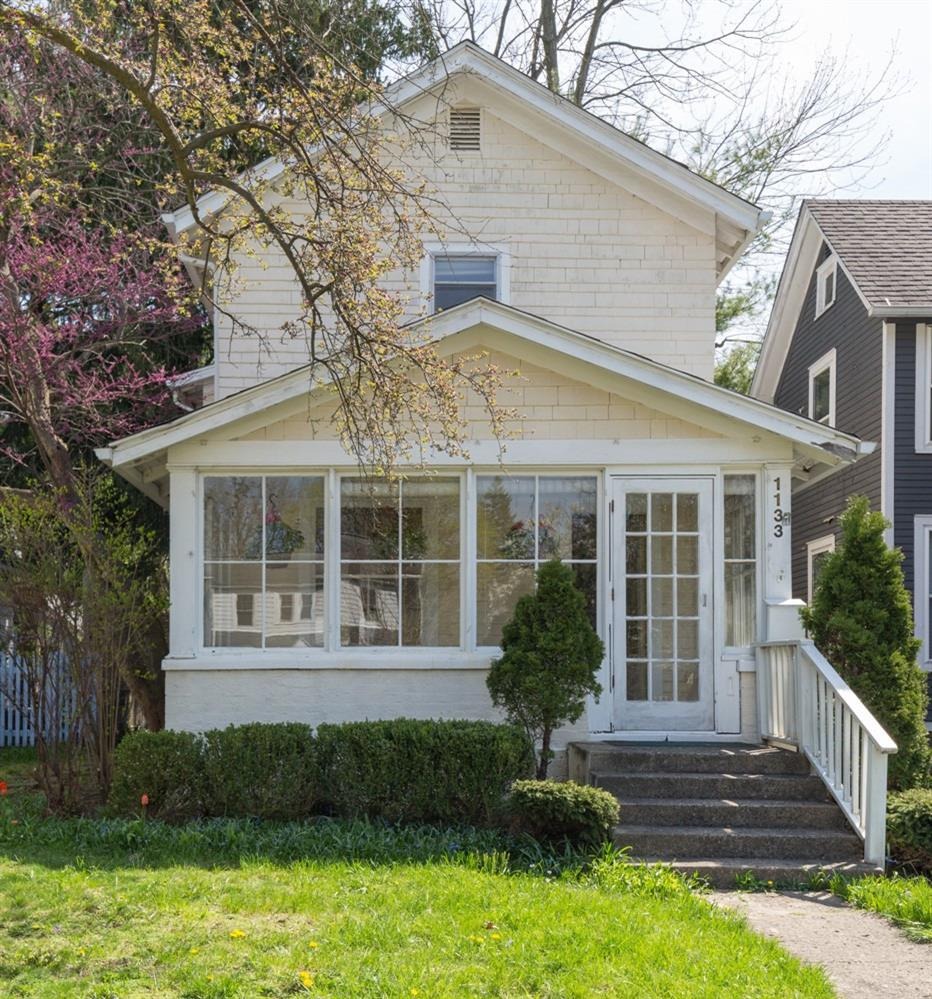 1133 Lincoln Ave