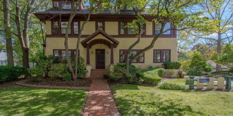 1043 Ferdon Rd-001