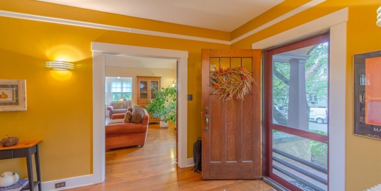 1043 Ferdon Rd-006