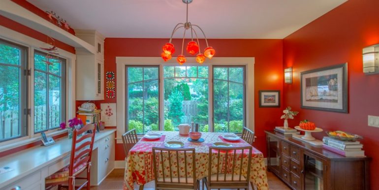 1043 Ferdon Rd-014