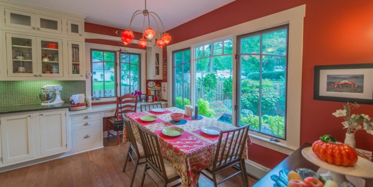 1043 Ferdon Rd-016