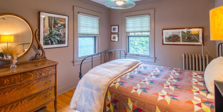 1043 Ferdon Rd-023