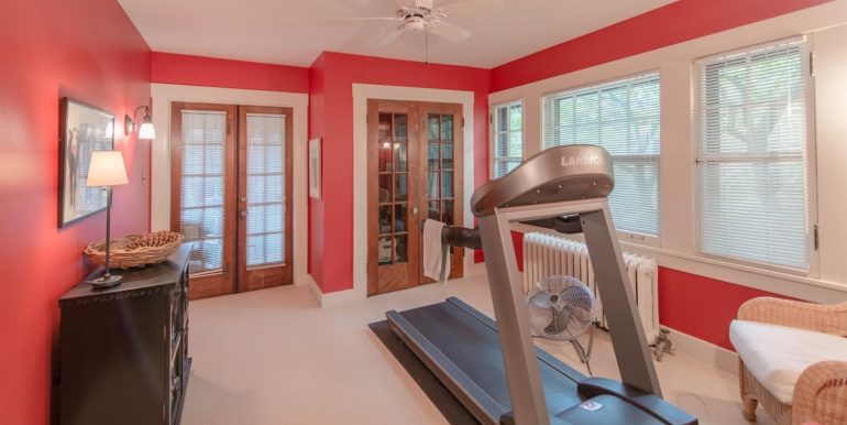 1043 Ferdon Rd-024