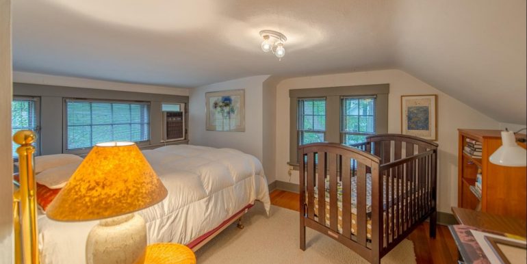 1043 Ferdon Rd-027