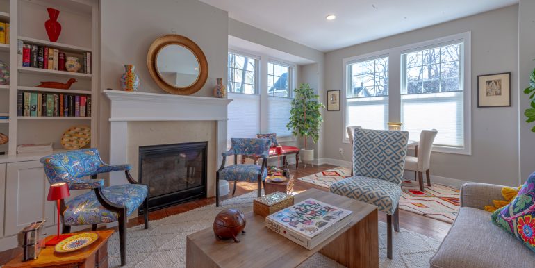 548Nmain_10 Living Room