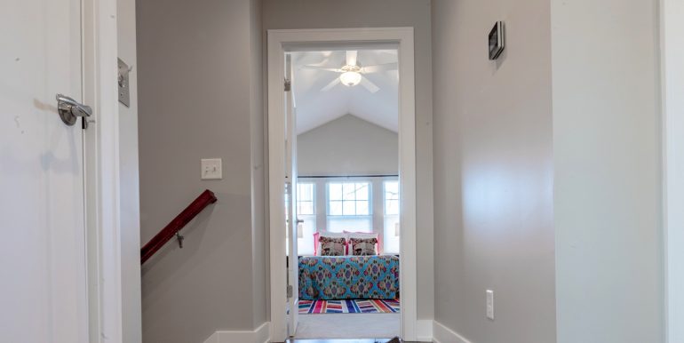 548Nmain_24 Upper Hall