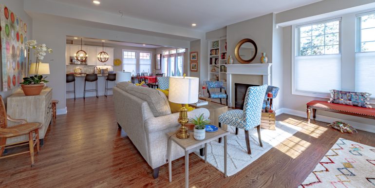 548Nmain_9 LR from front door