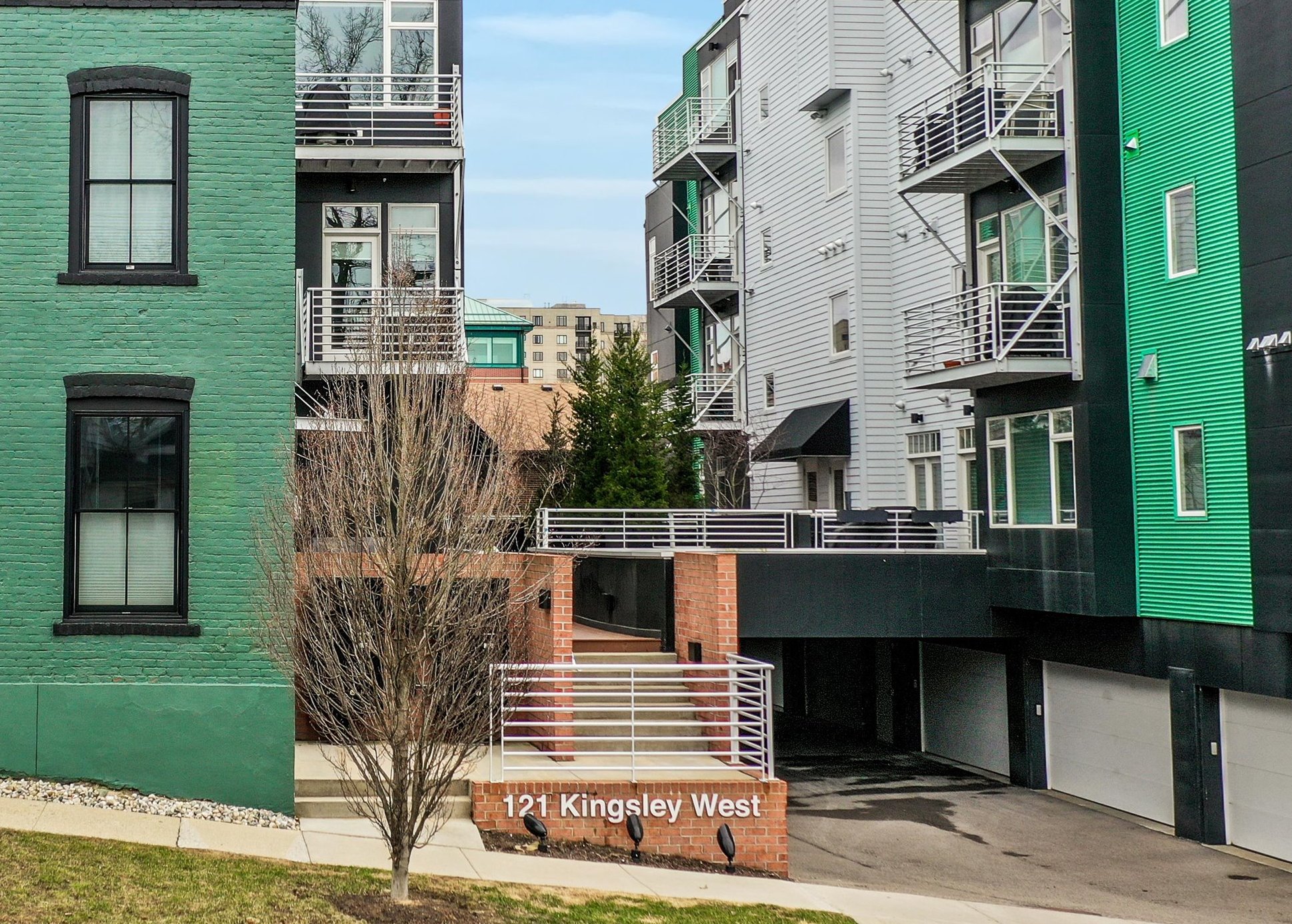121 W Kingsley St #301