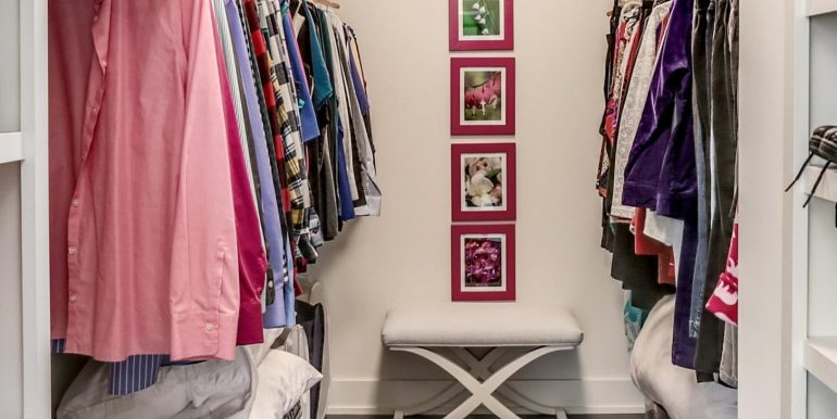 21 Master Closet