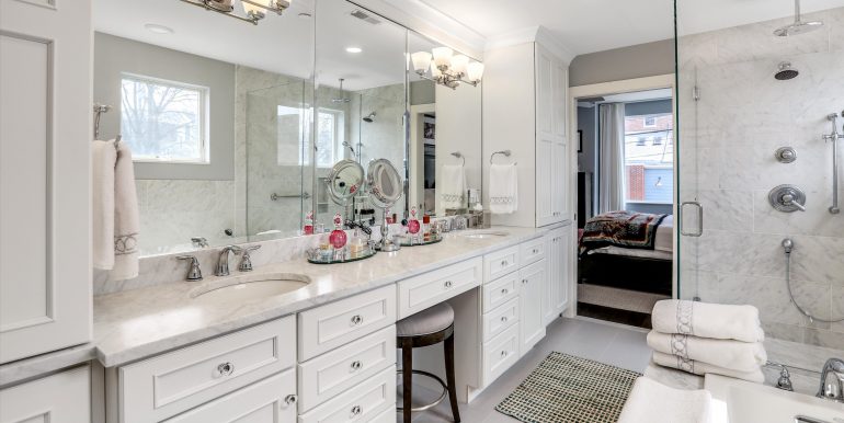 24 Master Bath