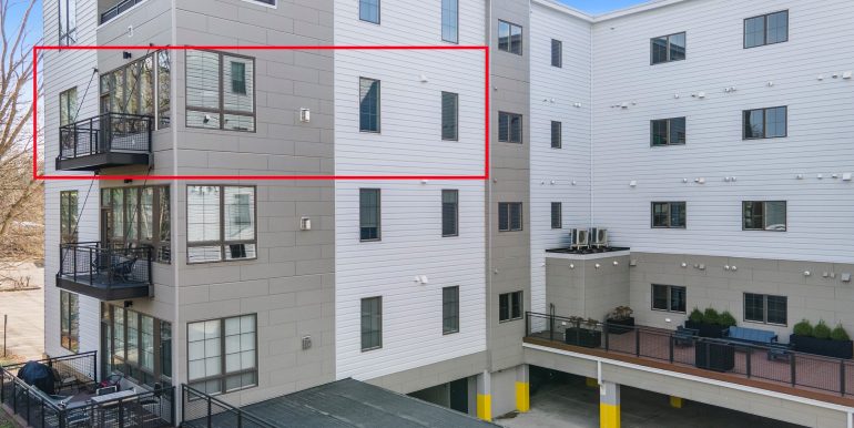 410first#303_19 Back